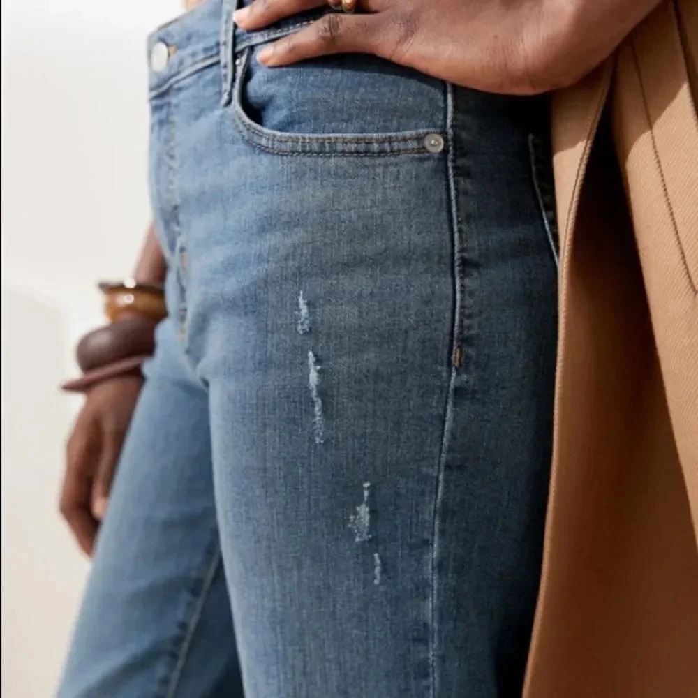 Banana Republic High-Rise Medium Wash Straight Jean - Picture 5 of 14